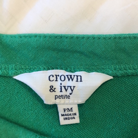 Crown & Ivy women’s petite medium blouse. Green with navy/white gingham. - Picture 4 of 5